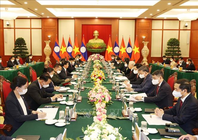 Lao press highlights visit to Vietnam by Lao Party General Secretary and State President